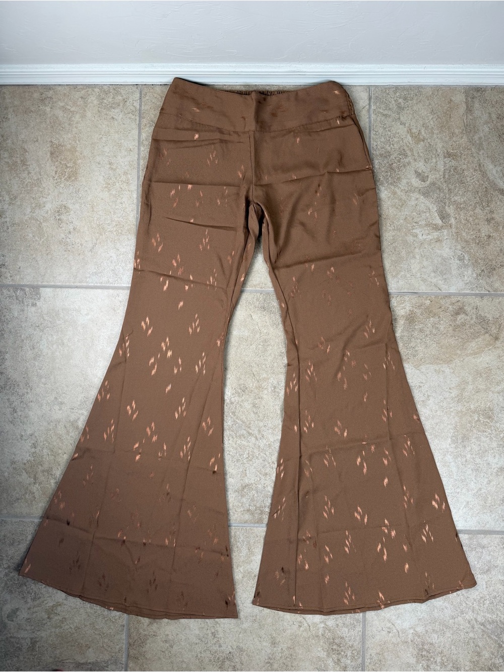 NWOT Flynn Skye Patty Flare Pants - Picture 2 of 12